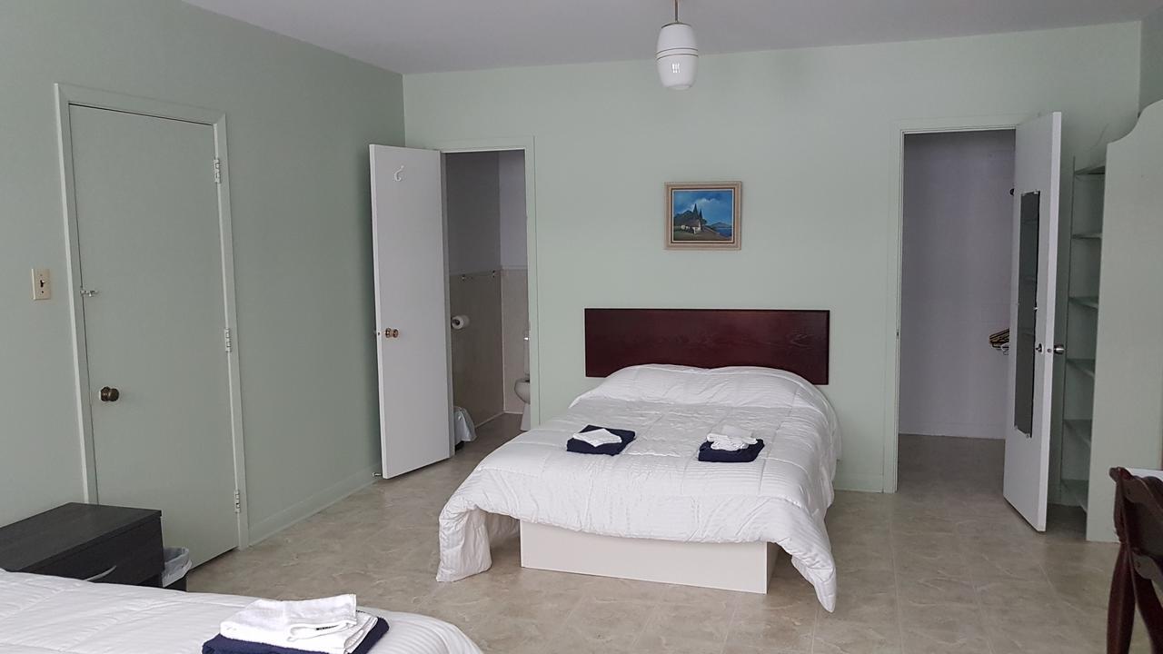 Domaine St-Viateur Vandrarhem Amos Exteriör bild